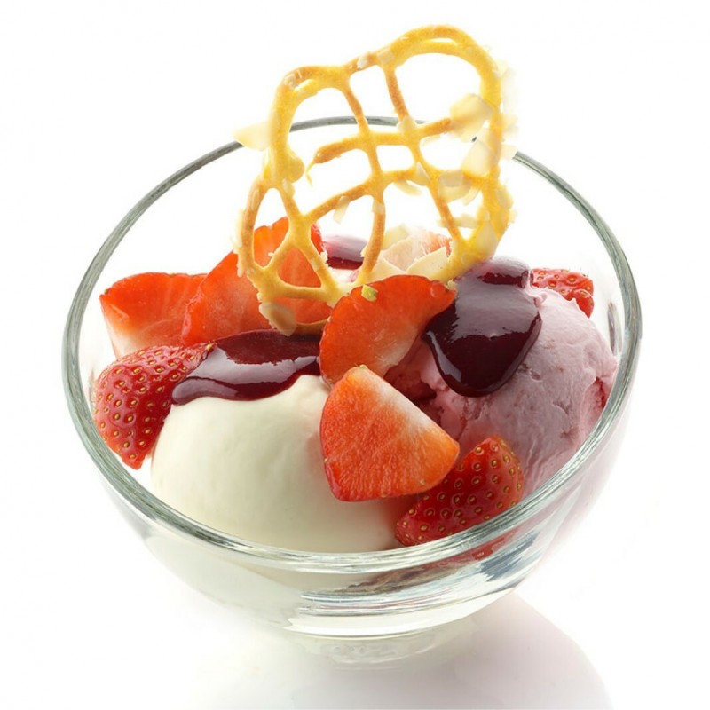 Sundae with strawberries and Rastoria Almond