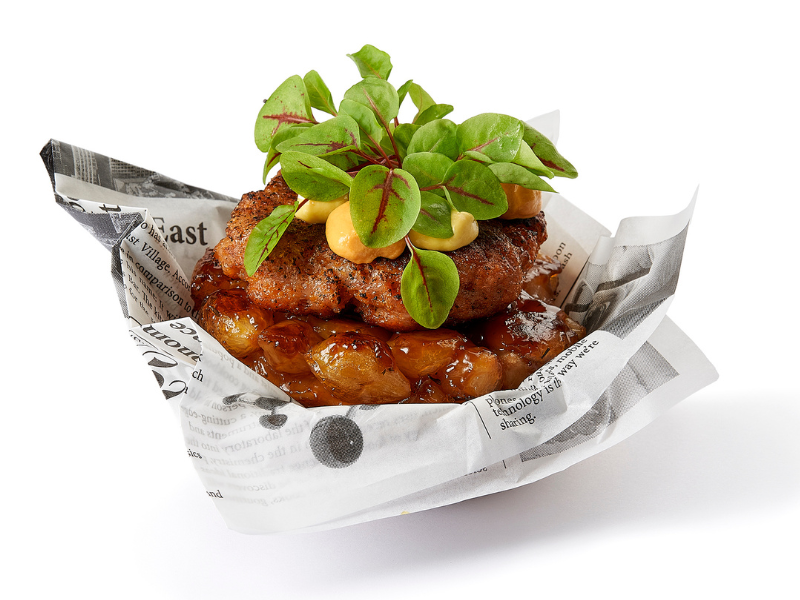 Tarte Tatin Oignons Perlés Thym avec hamburger